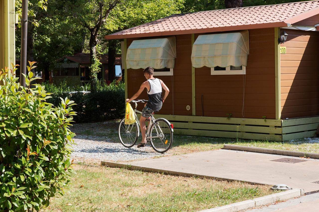 Отель Camping Versilia Mare Лидо-ди-Камайоре Экстерьер фото