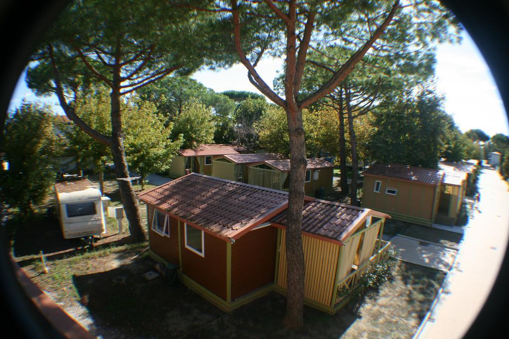 Отель Camping Versilia Mare Лидо-ди-Камайоре Экстерьер фото